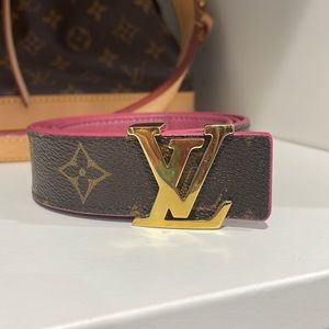 Louis Vuitton Womens reversible belt